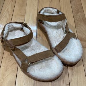 Teva Women’s Hurricane Shearling Brown Sandals